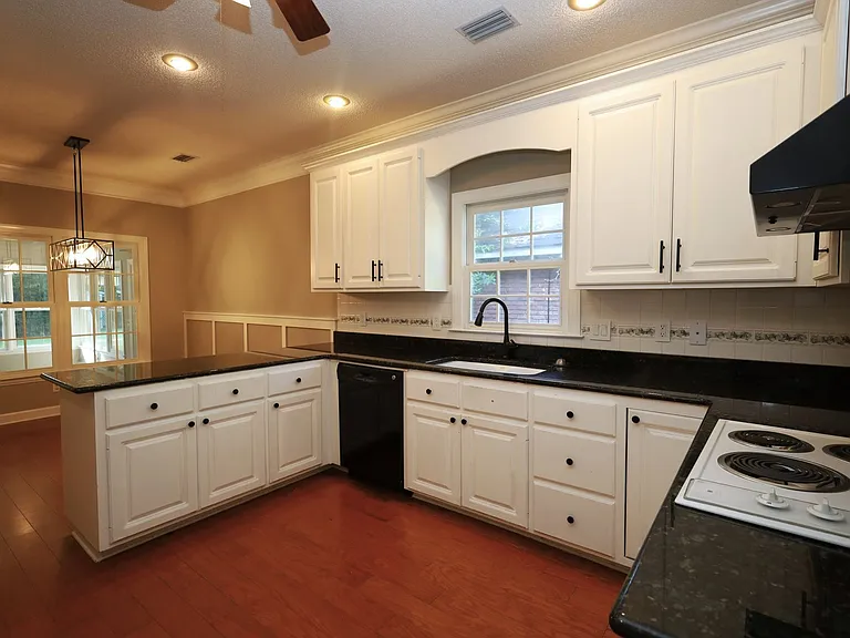 1054 Ridge Rd — Photo 14