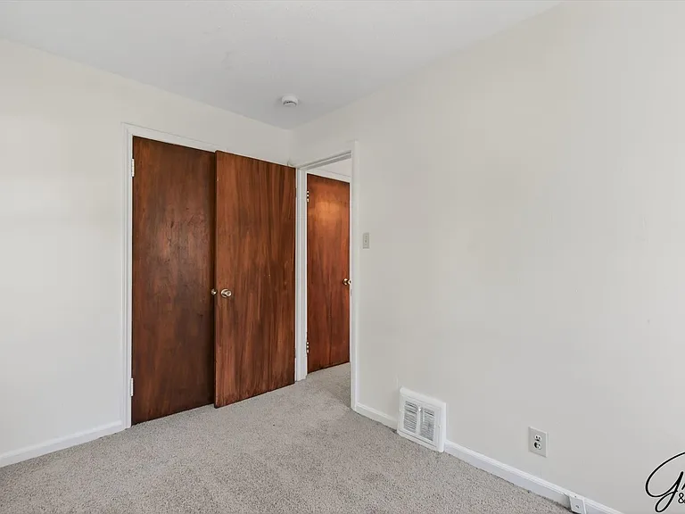 20259 Oakfield St — Photo 13