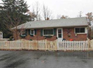 761 Adams Ln, Dauphin, PA 17018