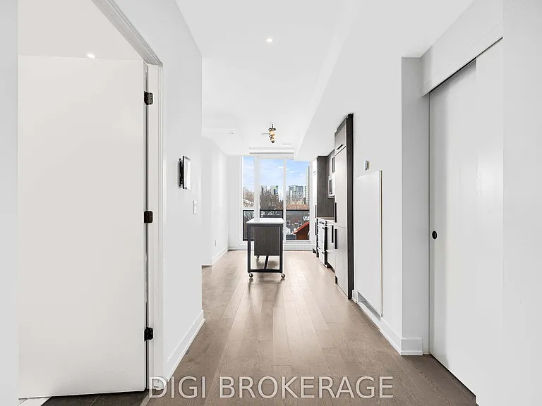 560 Rideau St #303 — Photo 6