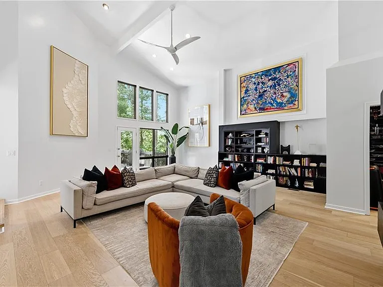 13 Heards Overlook Ct — Photo 16