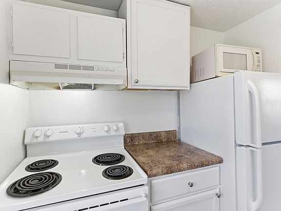 5th image of 306 E Burwell Ave APT A