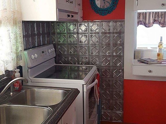 3rd image of 417 S Lincoln St