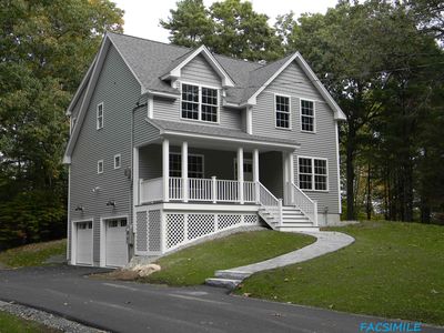 217 North Road, Sandown, NH, 03873