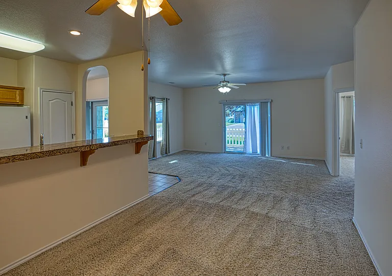 577 Willoughby St — Photo 11