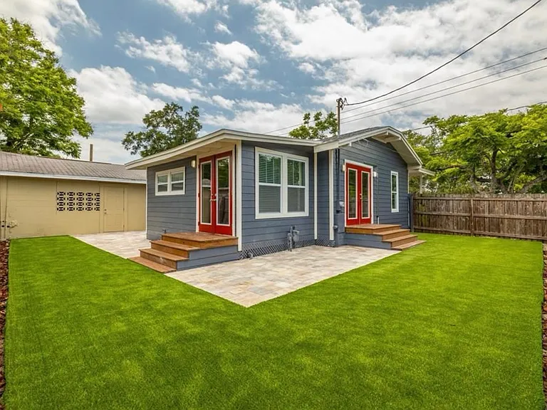 3011 N Ola Ave — Photo 2