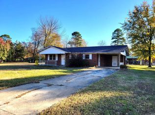 703 W Clark Ave, De Queen, AR 71832