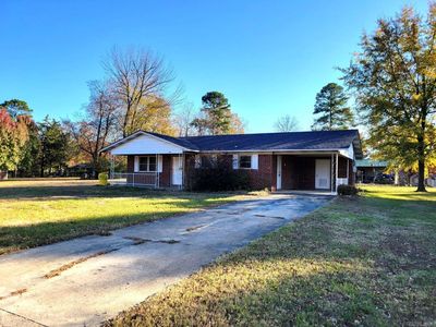 703 W Clark Ave, De Queen, AR, 71832