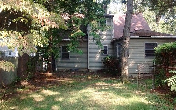 3rd image of 1560 Artman Ave