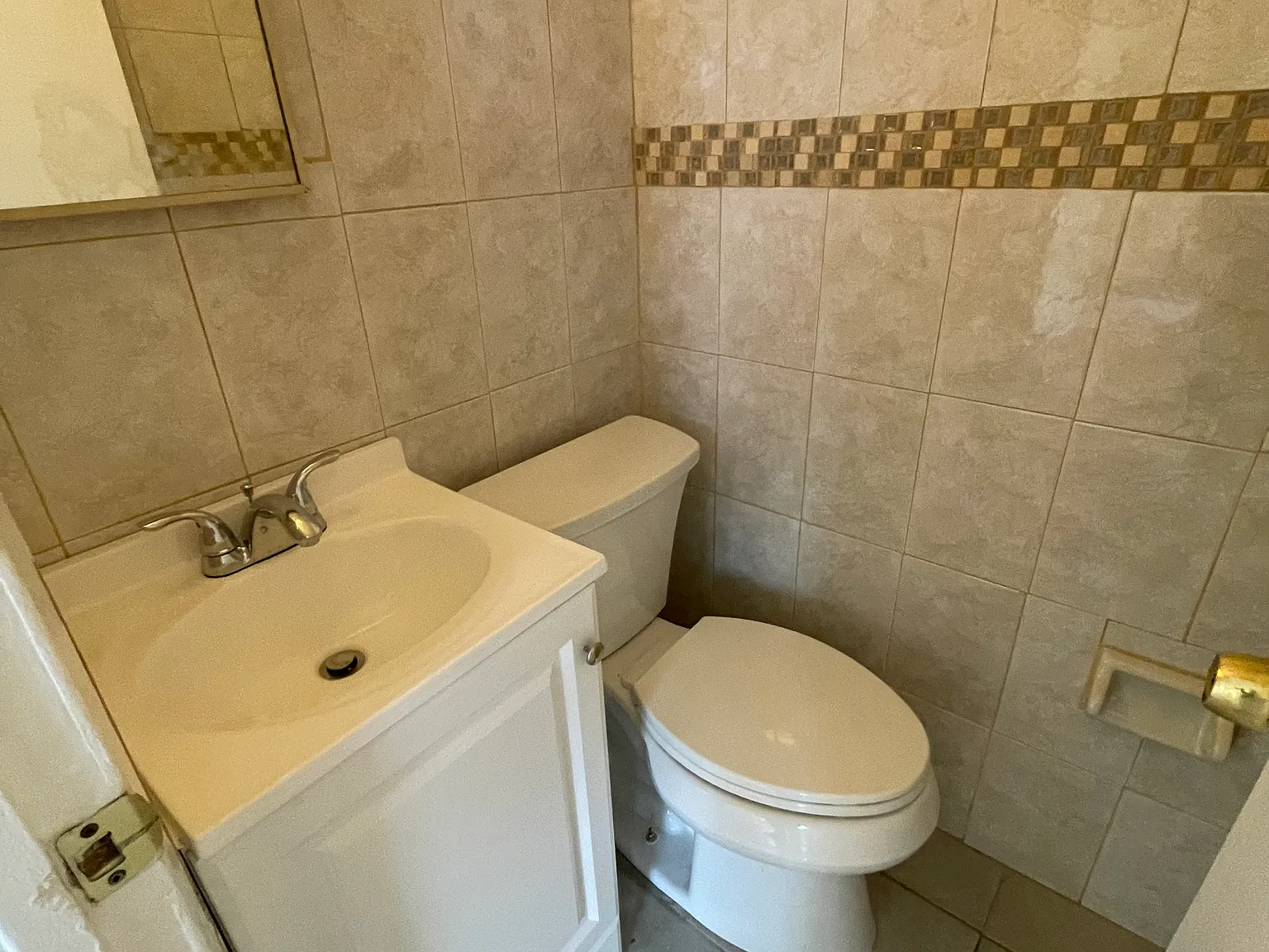 2 bed, 1.5 bath, 1100 sqft, $2,400 — Photo 4