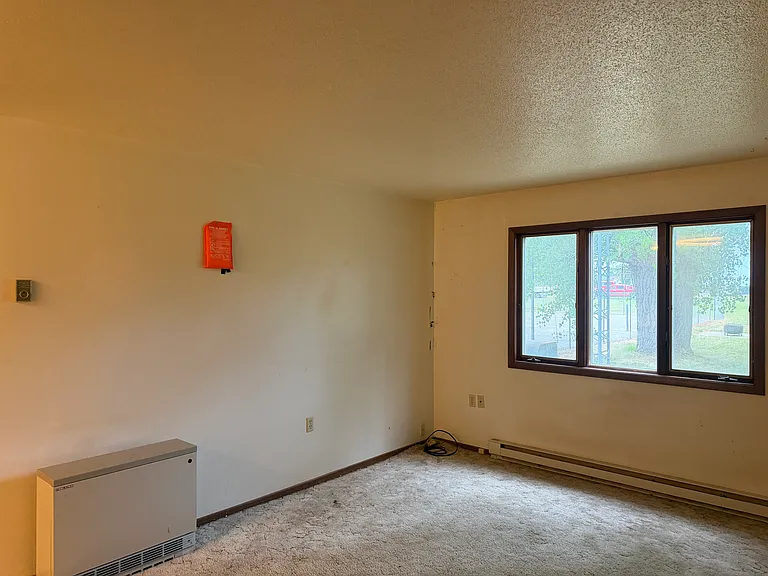 302 Main St N #7 — Photo 1