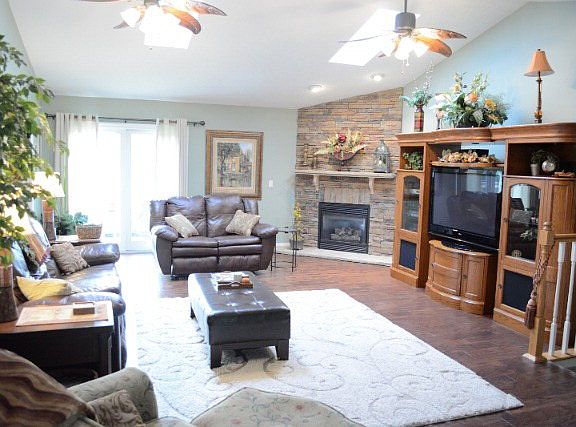 2nd image of 1243 Belmont Dr