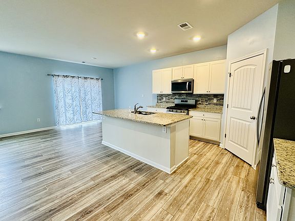5th image of 30735 Waterfront Dr