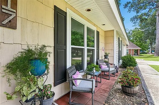 3 bed, 2.5 bath, 2382 sqft, $2,800 — Photo 2