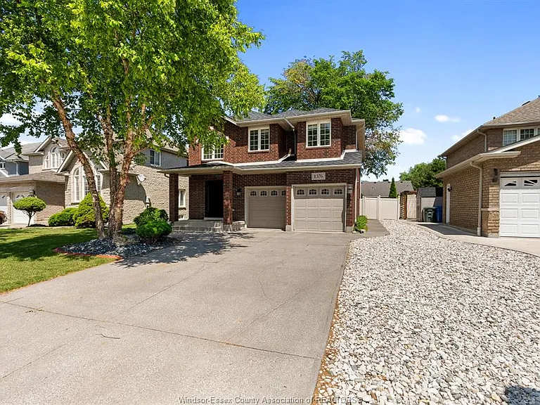 1376 Lakeview Ave — Photo 4