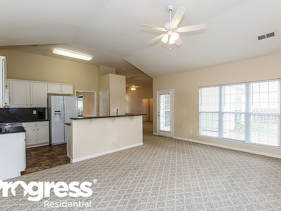 4th image of 13511 Planters Row Dr