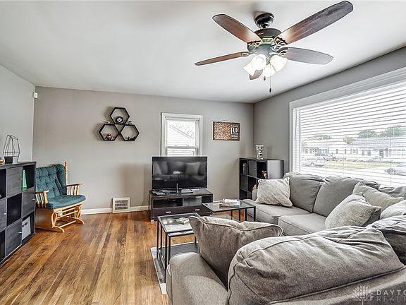 5th image of 1505 Park Dr