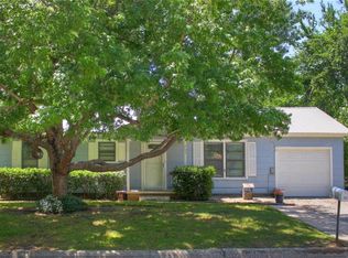 702 Walter Rd, Gainesville, TX 76240