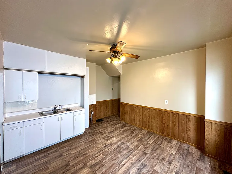 419 Bartram Ave — Photo 4