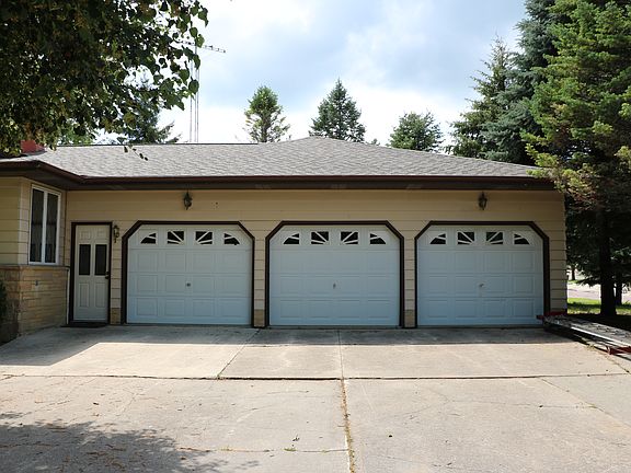 Plenty of garage space