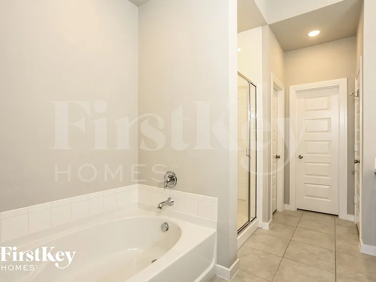 1714 Voltera Dr — Photo 11