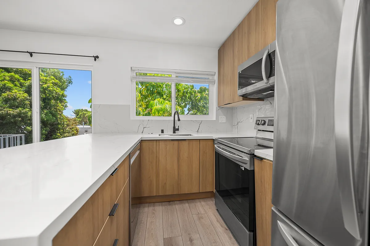 Building Photo - 4417 McClintock St #7