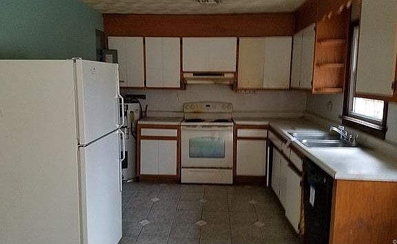 5th image of 1600 Chippewa Ln