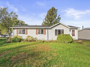 1749 N Raymond Rd, Dewar, IA 50623