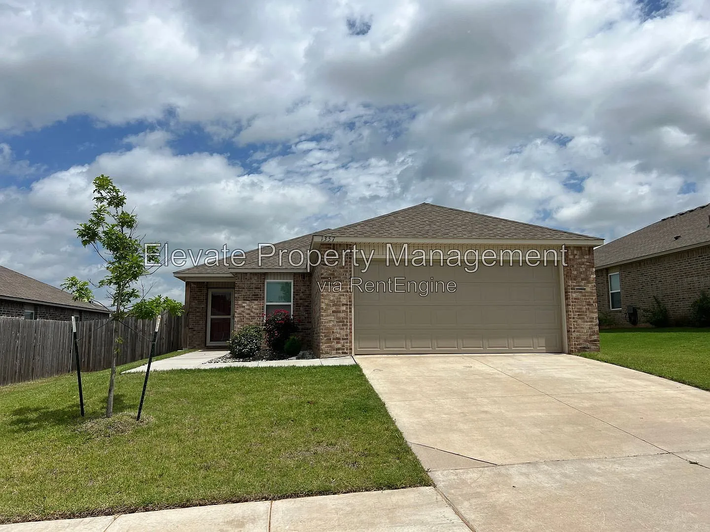 3 bed, 2.0 bath, 1301 sqft, $1,595 — Photo 1
