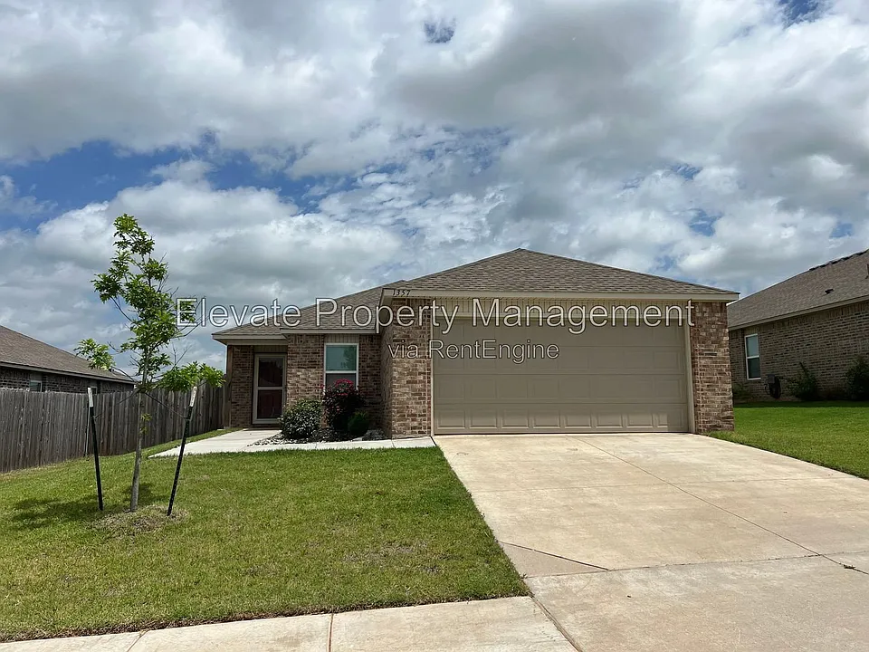 1357 Dustin Dr
