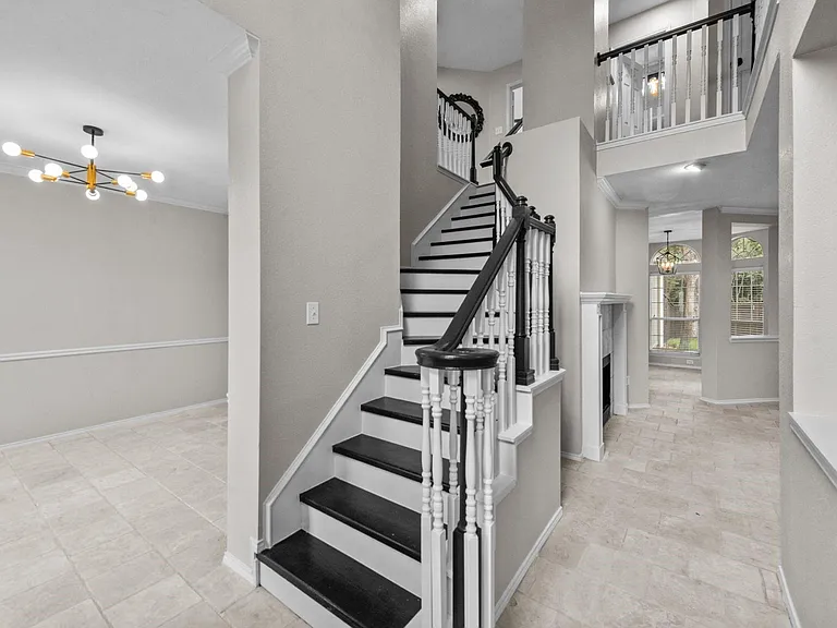 2421 Kittyhawk Dr — Photo 6