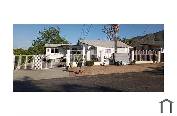 Building Photo - 33084 Hill St #U