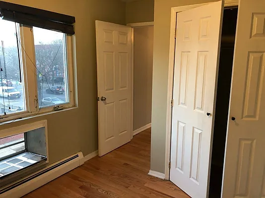 Rented by Premier Metro Realty Corp | media 16