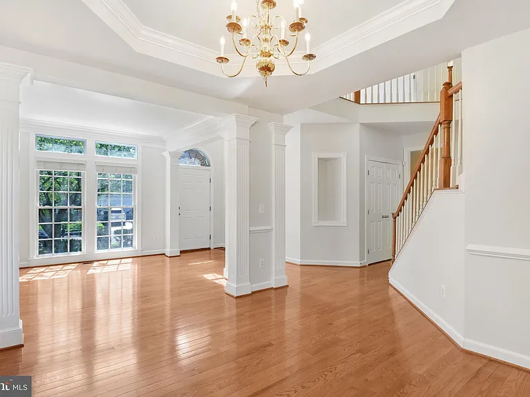8416 Churchside Dr — Photo 36