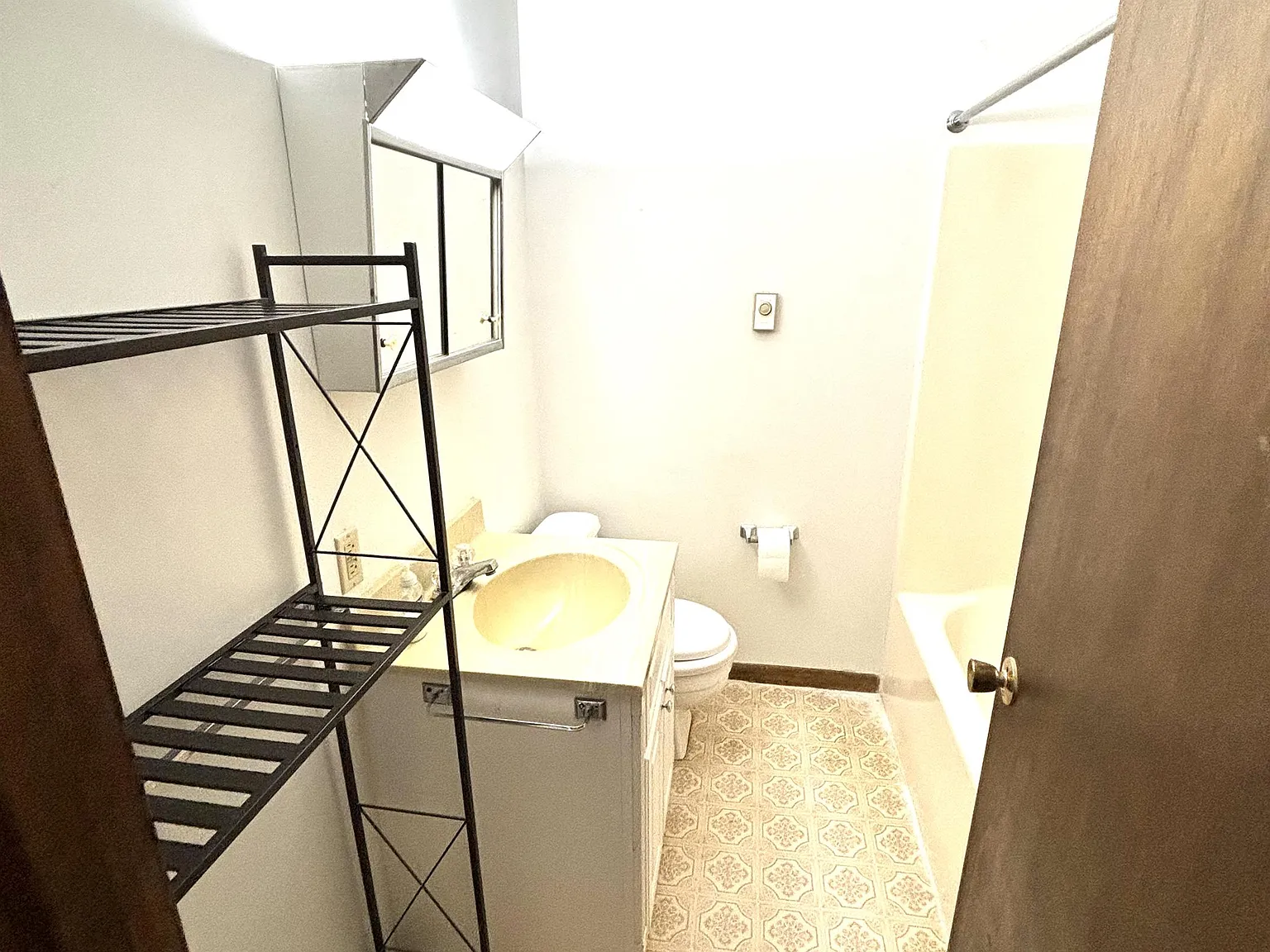 600 State Street - 4 — Photo 3