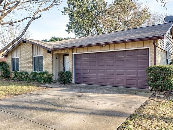 2nd image of 2908 White Oak Ln