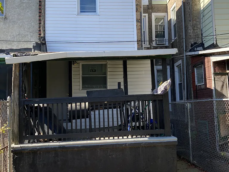 1551 N Allison St — Photo 7