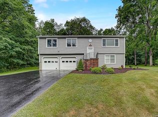 57 Farview Rd, Carmel, NY 10512