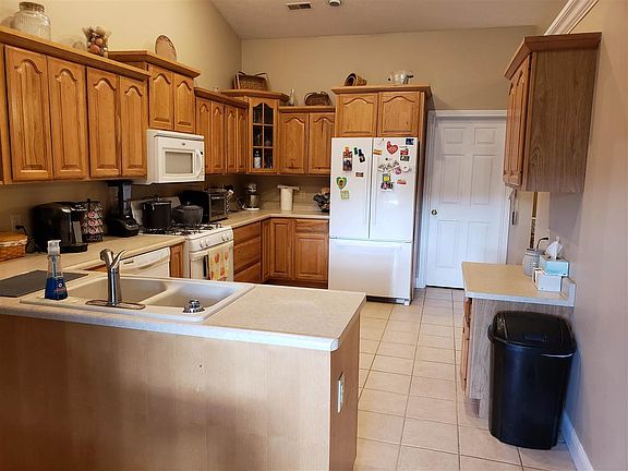 3rd image of 6138 Flintlock Dr