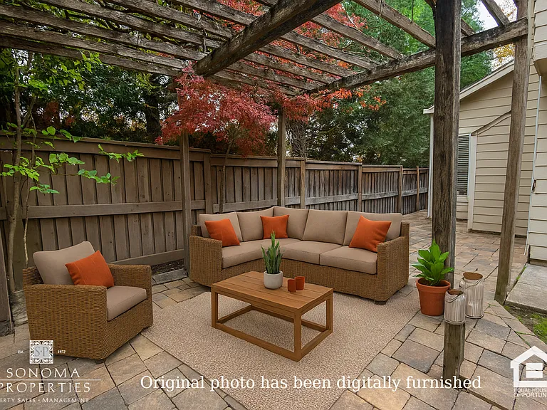208 Todd Ave — Photo 3