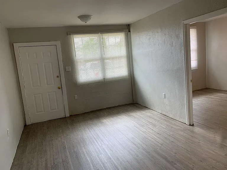 1700 Tremain St #H — Photo 4