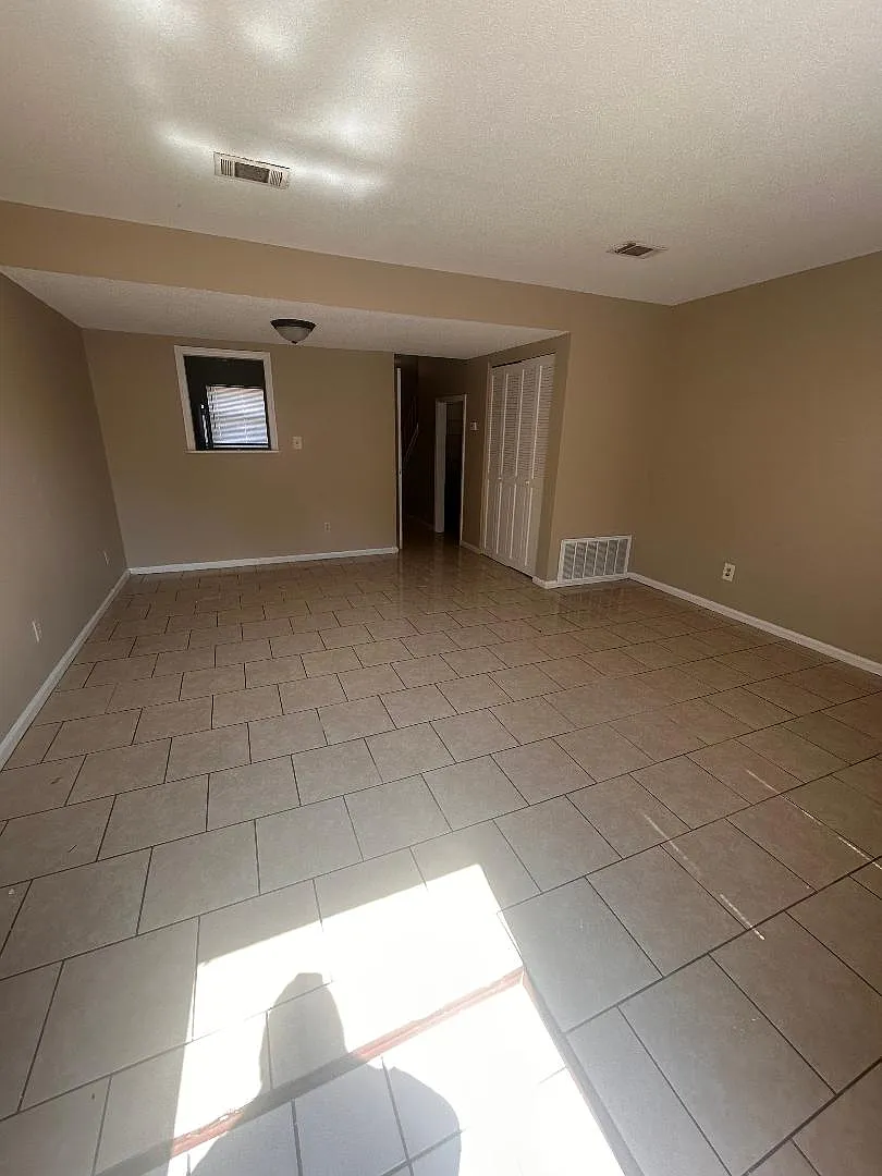 3009 Fairview - B — Photo 3