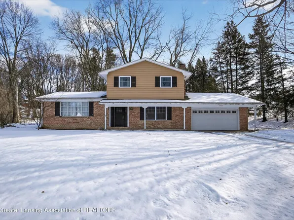 2216 River Ct, Lansing, MI 48917