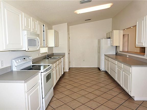 5th image of 165 Golf Aire Blvd