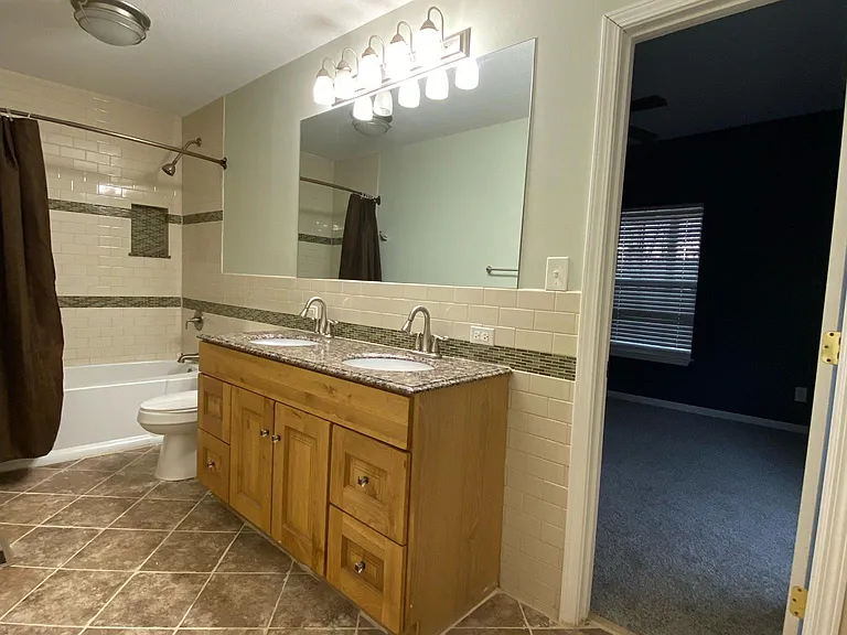 1914 Brown Ave — Photo 10