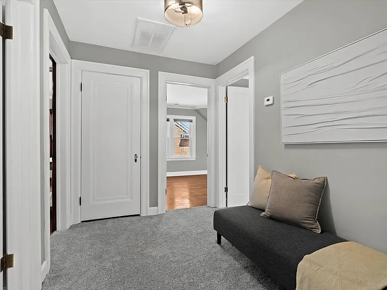 312 McKinley Ave #WHOLE HOUSE — Photo 16