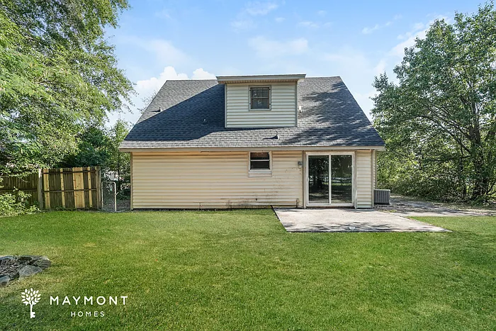 1911 Neptune Dr — Photo 14