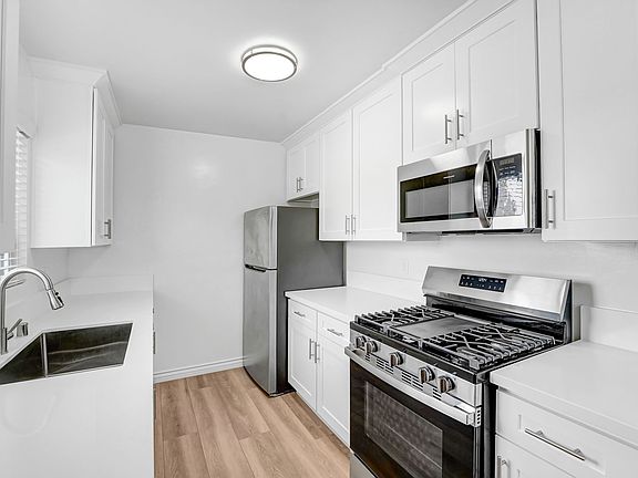 2nd image of 402 Montana Ave APT 12