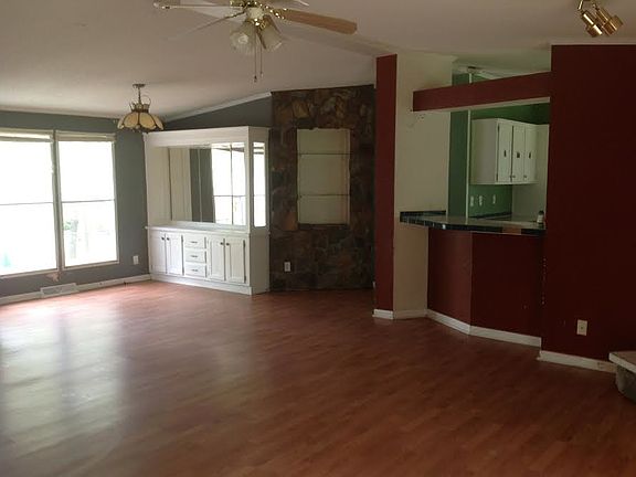4th image of 122 Catawba Woods Ct