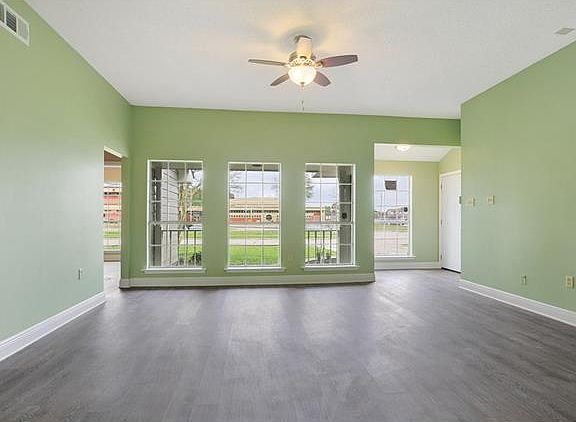 5th image of 629 Dandelion Dr